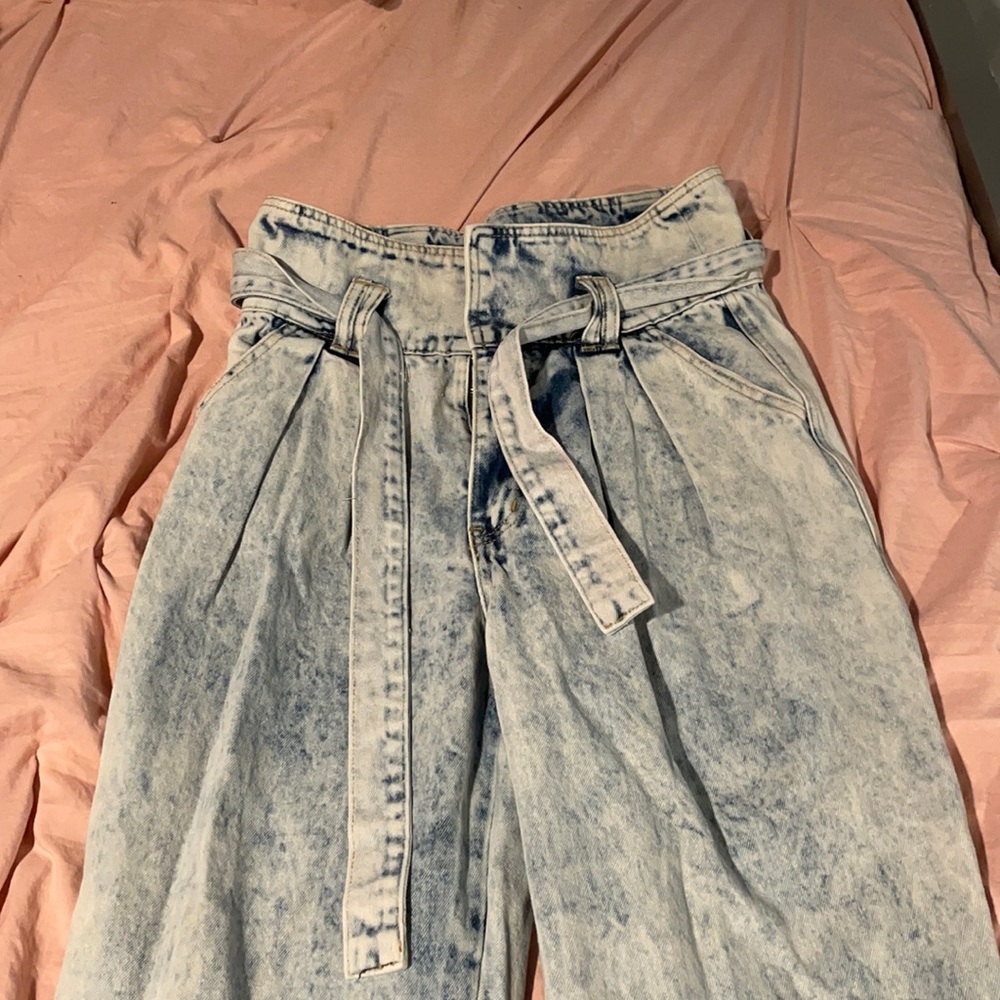 Fashion nova boyfriend jeans with belt